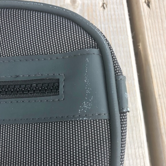 Versace Parfums Grey Travel Toiletry Bag - Picture 5 of 8